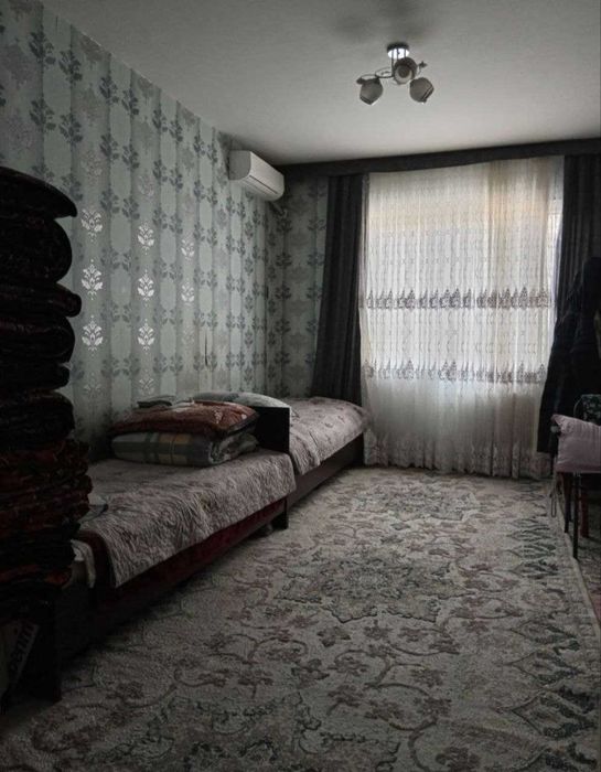 Продаётся 3ёх комнатная на втором этаже Юнусабад 15, остановка Арбат