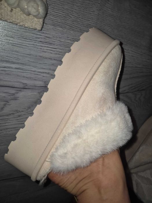 Papuci tip ugg dama Truffle Collection nr 36