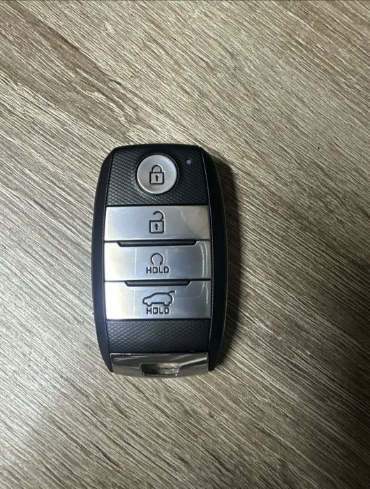 KIA sonet pult bor kimga kerak