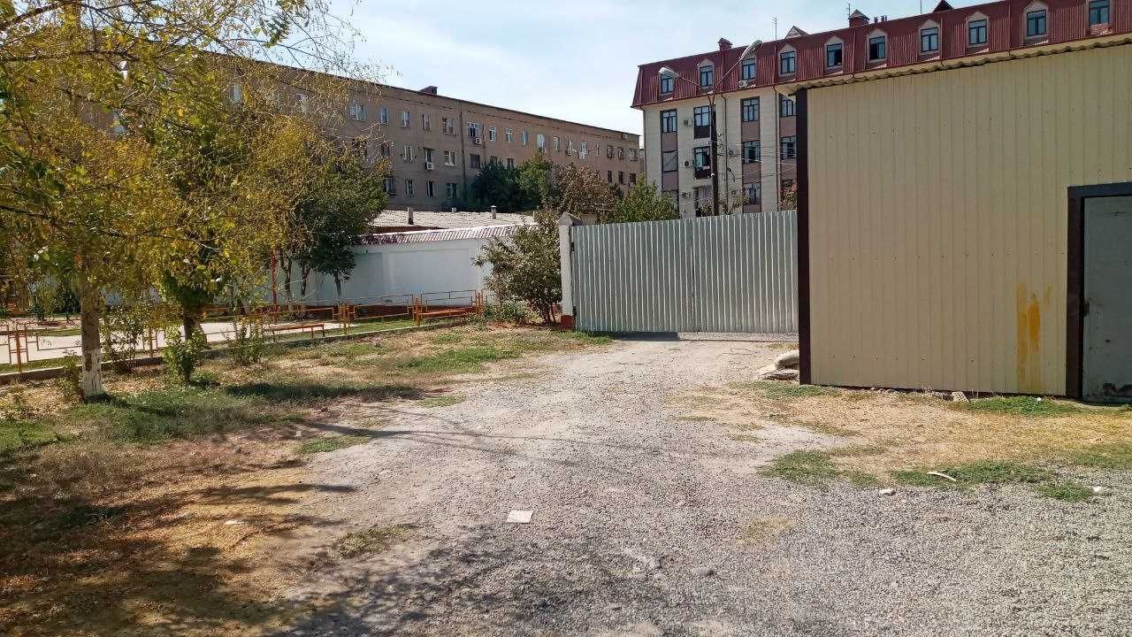 Продается участок с двумя зданиями
