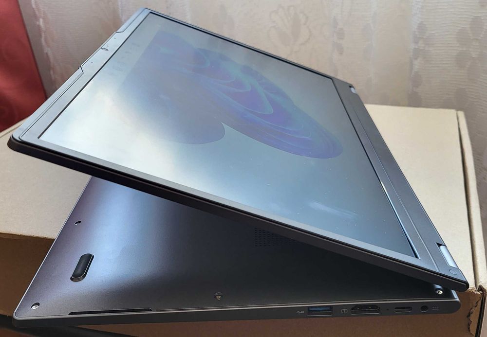 Laptop 2 în 1 Touchscreen 15.6”, AMD Ryzen 3200U, 16GB RAM, SSD 512GB