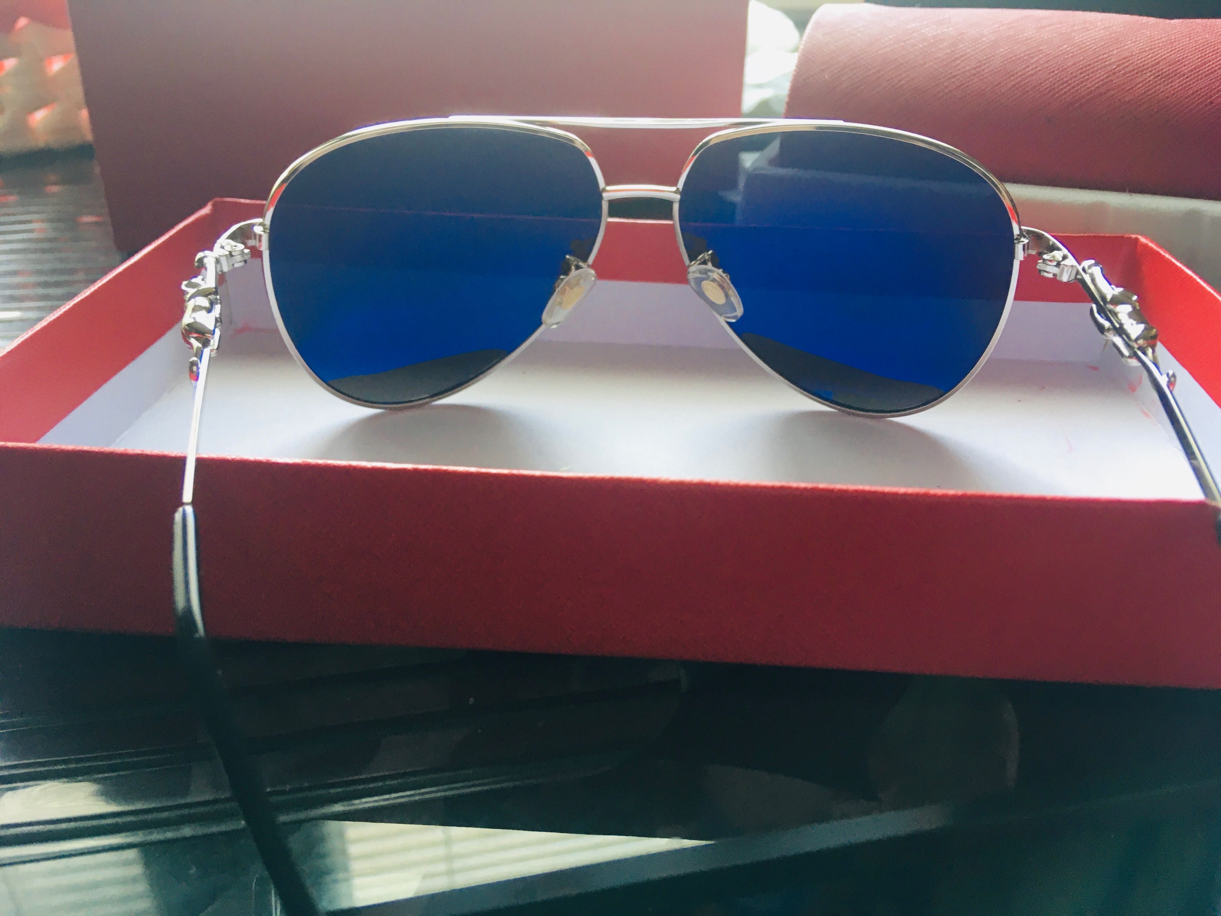 Чисто нови слънчеви очила на марка Cartier