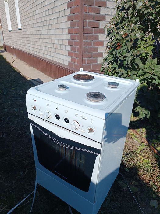 Продам газ плиту