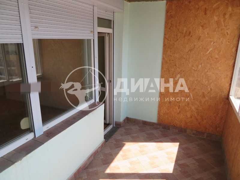 Продава се Тристаен апартамент в Пловдив, Кючук Париж - 107 кв.м за 1150 €/кв.м - Снимка #7