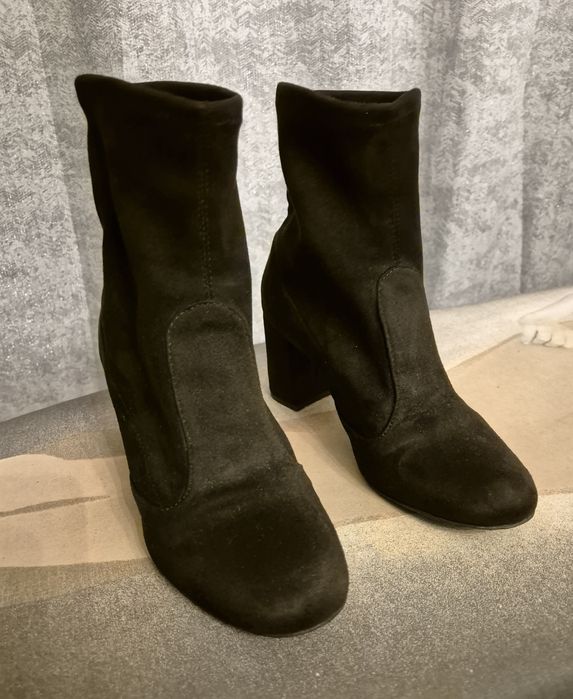 Botine cu toc, mărimea 37