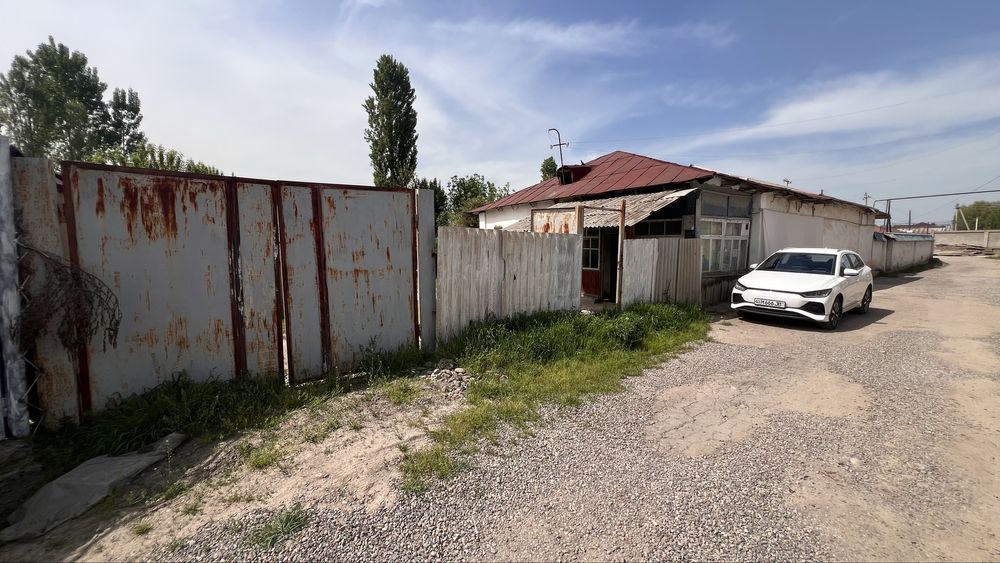 Продается дом земля под страительства  6.7 сот 3 км от поста Рохат