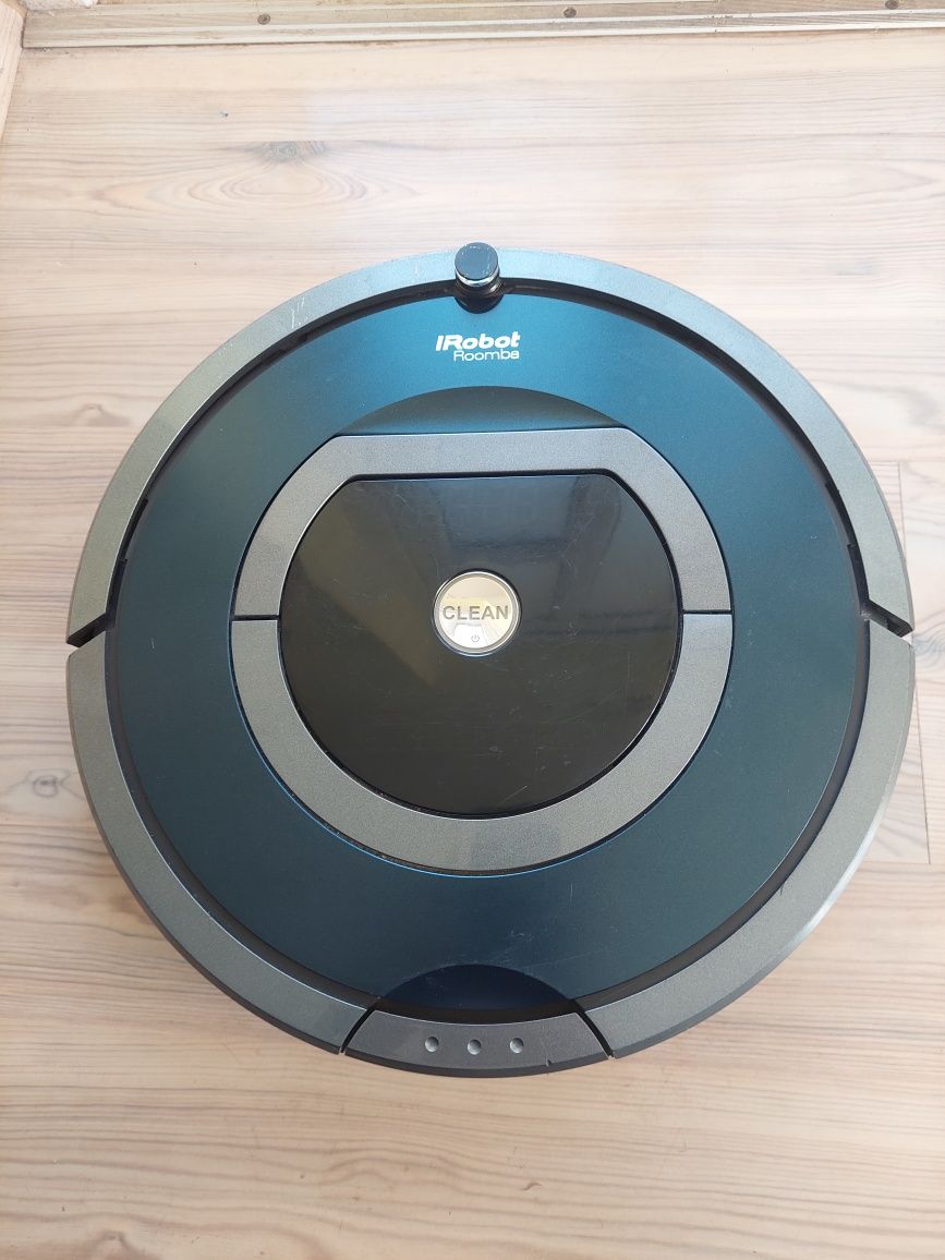 Robot de aspirare iRobot Roomba 785