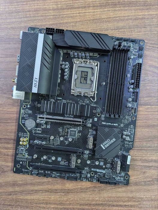 Топовые Матерински платы 1700 сокет 12-14 поколение