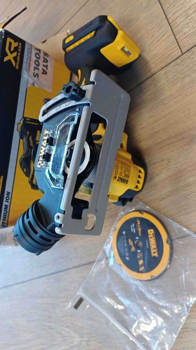 RESIGILAT - Polizor unghiular Dewalt DCS438N