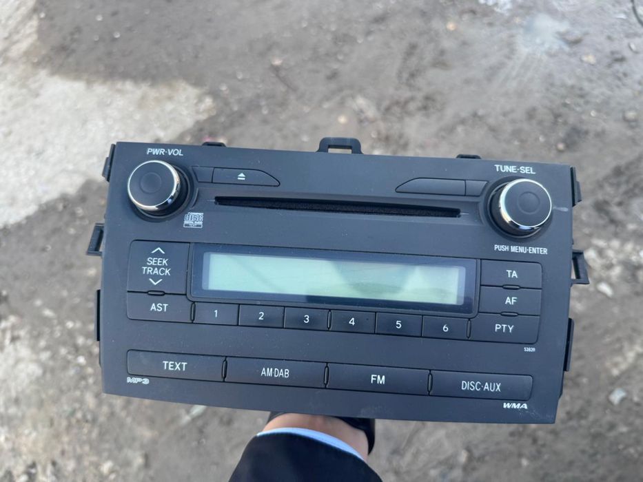 Продаю оригинал магнитолла toyota corolla 2010