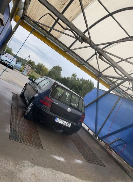 Vand Golf 4 1.4 16v, an fabricatie 2004, 262560 km
