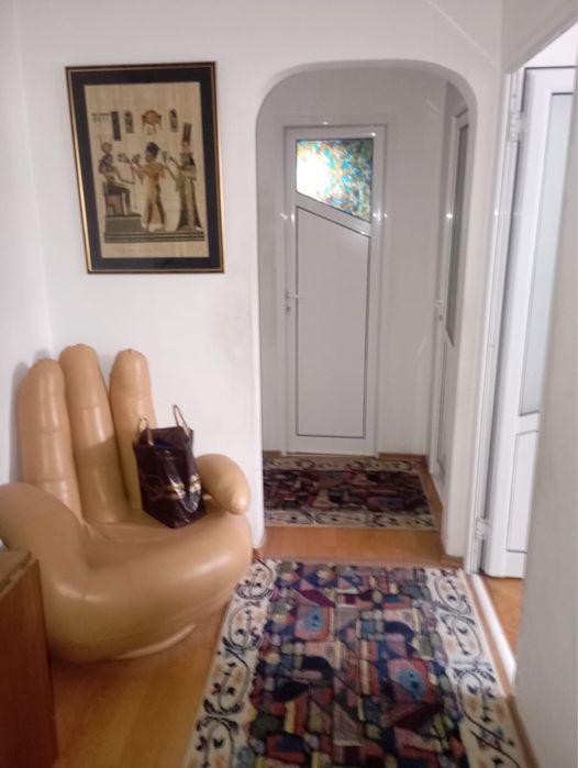 Vand apartament cu 3 camere decomandate Alexandru cel Bun