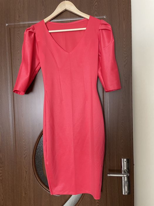 Rochie corai superbă