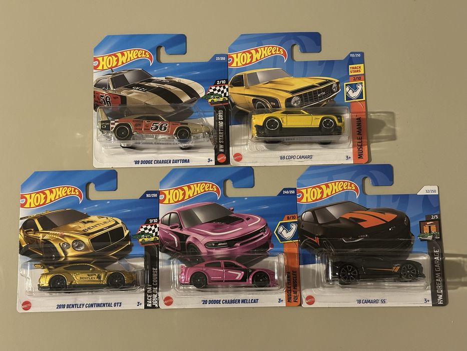 Machete/masinute Hot Wheels Dodge, Bentley, Camaro
