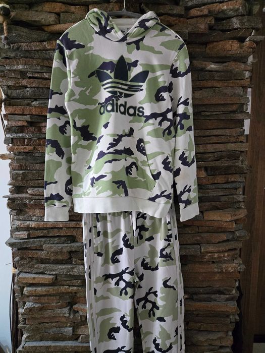 Детски анцунг Adidas 13-14 г. Перфектно състояние / Оригинален