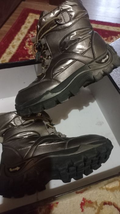 Продам детские сапожки