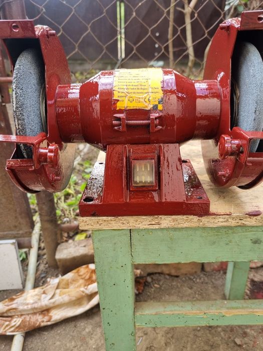 Vand polizor electric