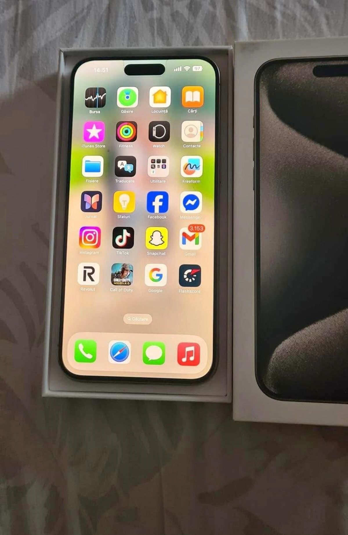 Vând iPhone 15 pro max