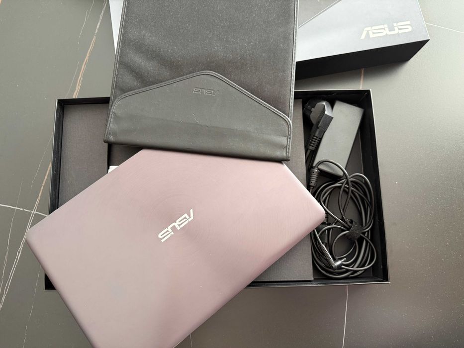 Лаптоп ASUS ZenBook UX305LA Intel Core i7-5500U