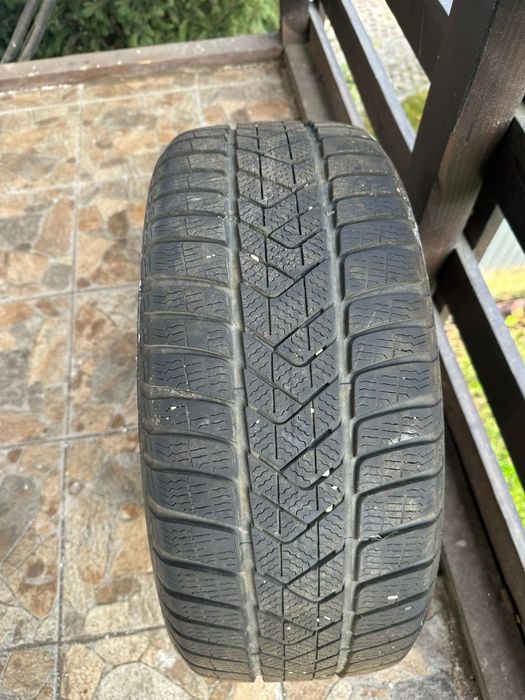 Vând jante aliaj cu anvelope de iarnă Pirelli