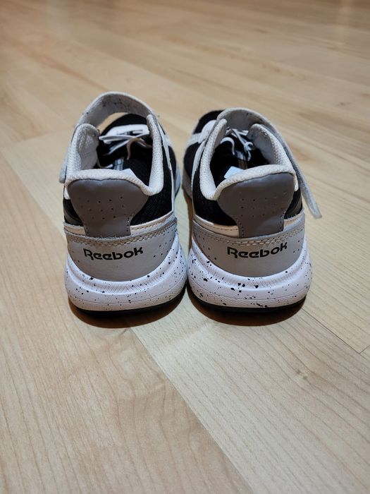 Vand adidasi Reebok marimea 32