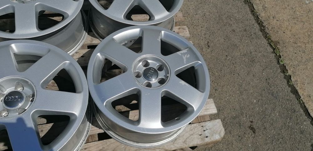 17 цола 5 х 100 мм АУДИ / Фолксваген / Шкода - 7,5 Инча / ЕТ 32