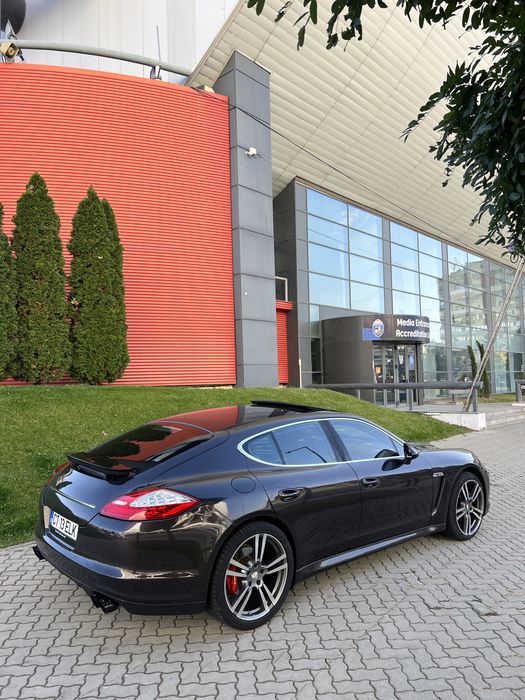 Porsche Panamera 4s / VARIANTE
