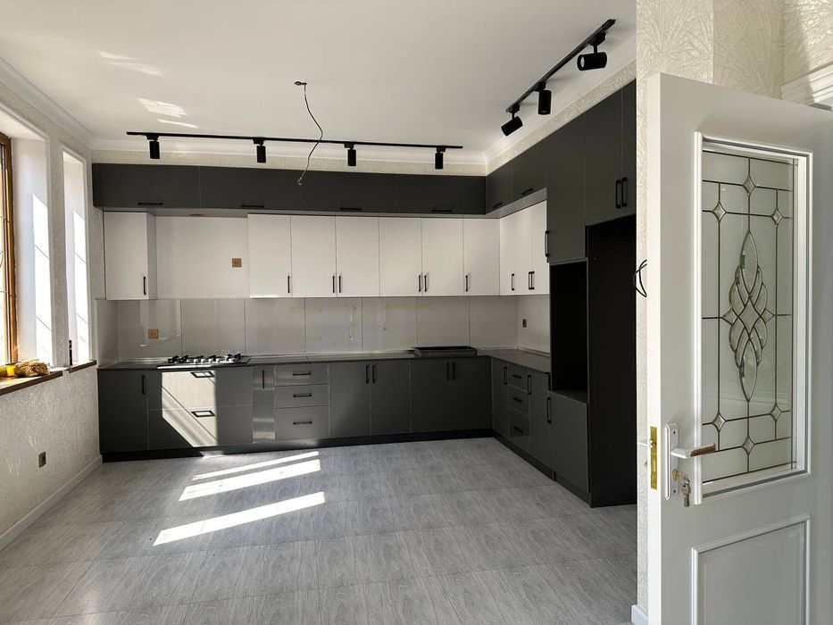 Продаётся дом. Uy sotiladi.