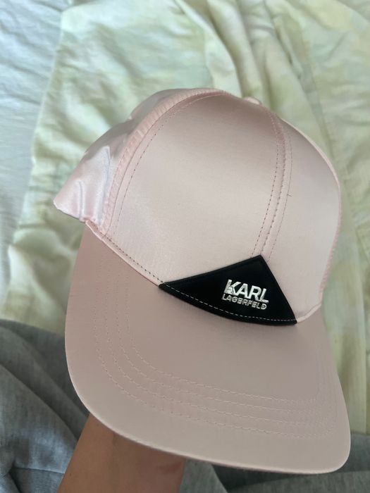 Шапка с козирка Karl Lagerfeld