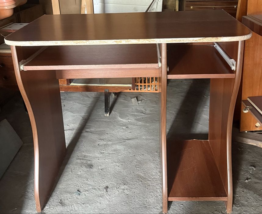 Стол компьютерный