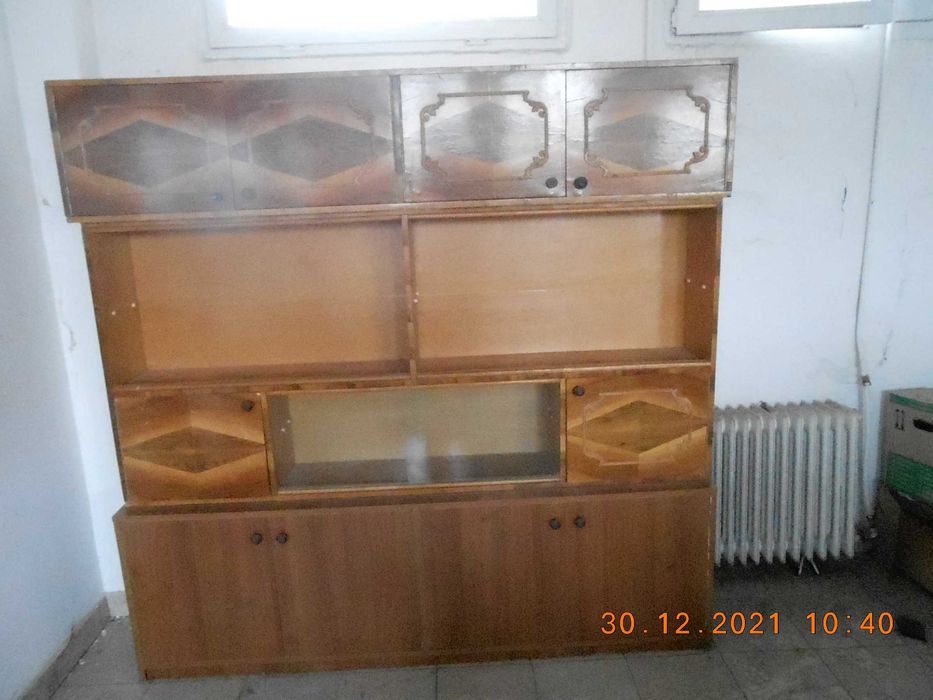 Vand dulap cu vitrina