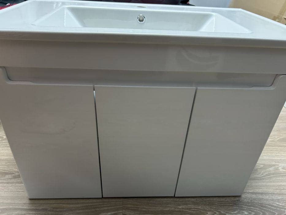 Продам ракавину с тумбой подвисной !