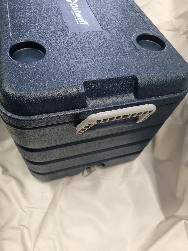 Хладилна кутия Outwell 60L