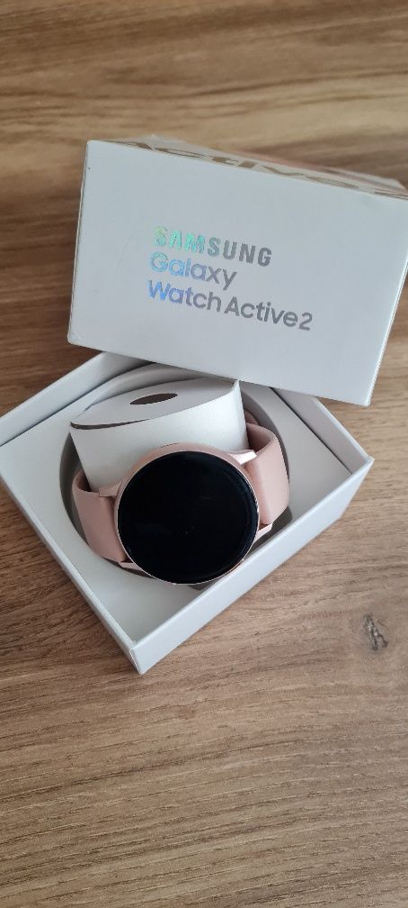 Samsung Active 2  смарт часовник