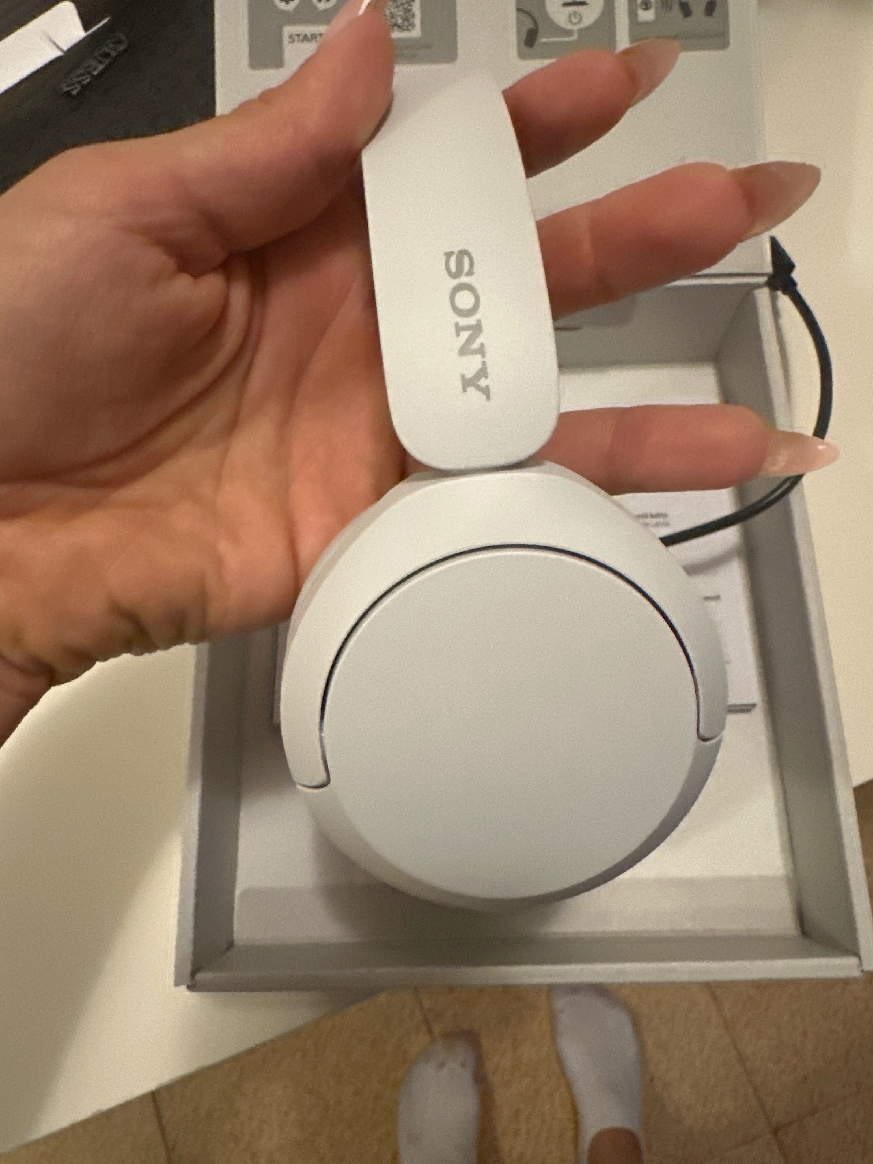 Слушалки Sony безжични чисто нови