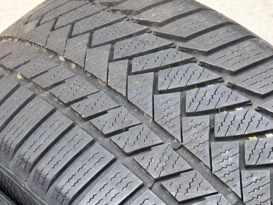 225/55/R17 Continental Winter 4бр зимни Run Flat dot3718