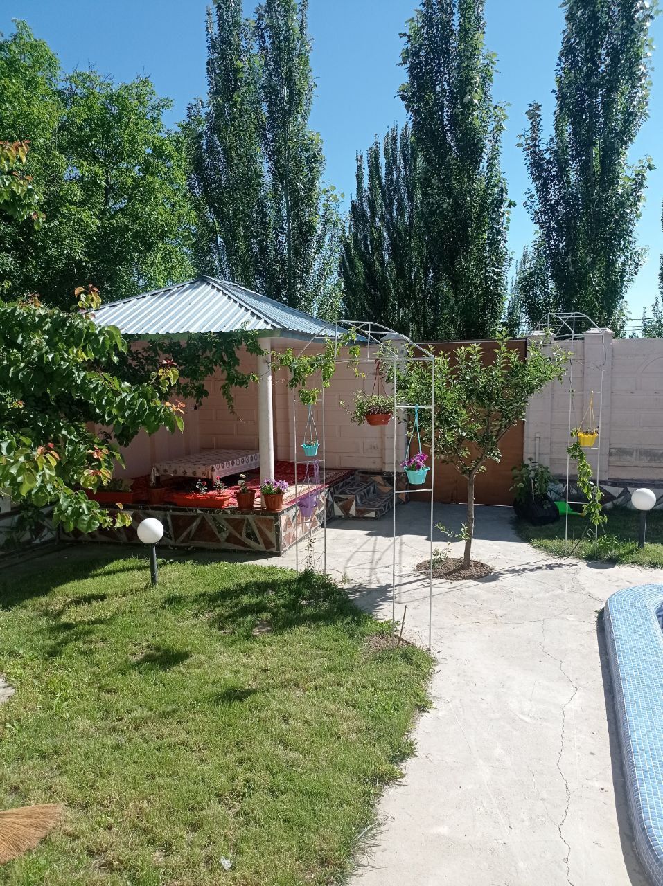 Октошда оилави дача, куёш чикиш якинида