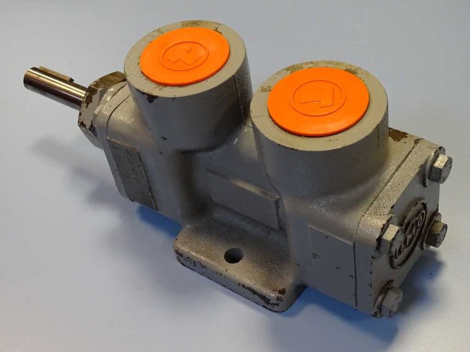 Винтова хидравлична помпа Termomeccanica T38/3