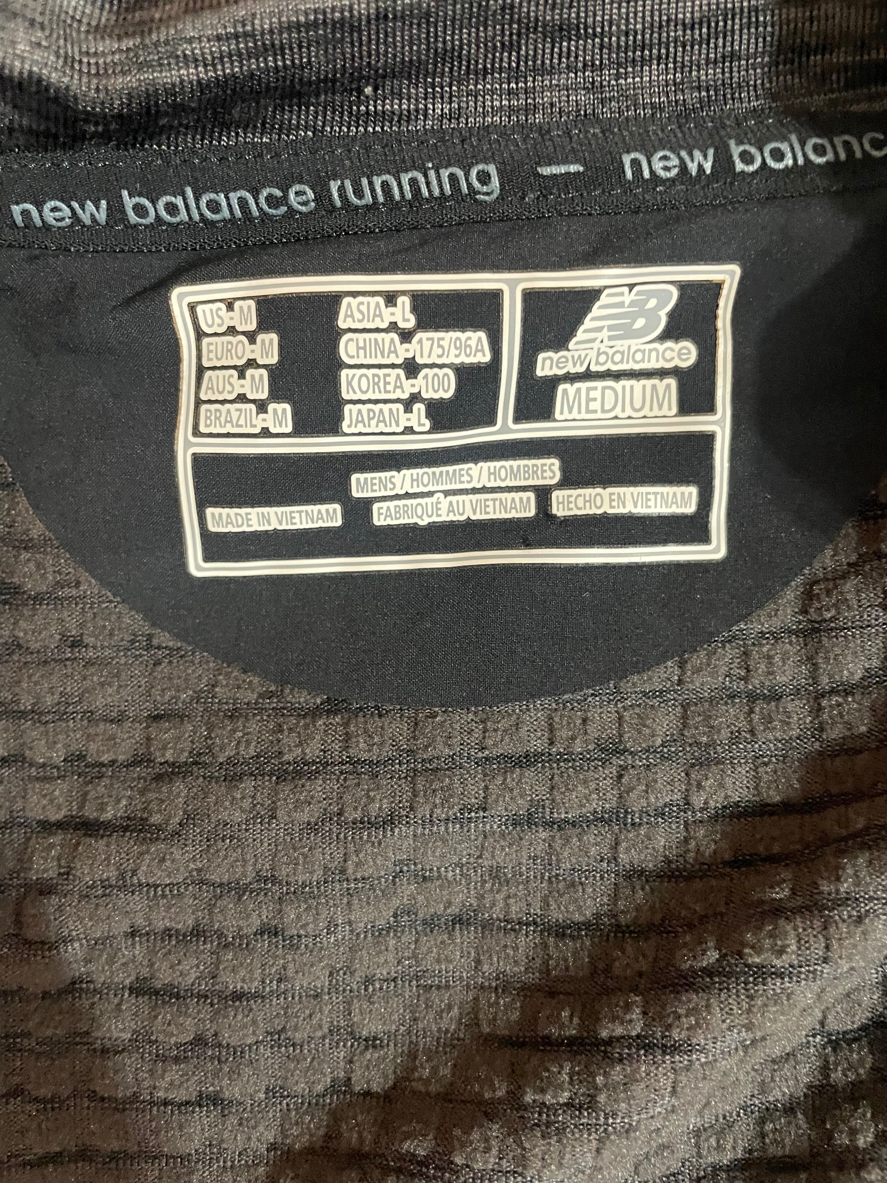 Мъжка спортна горница New Balance M