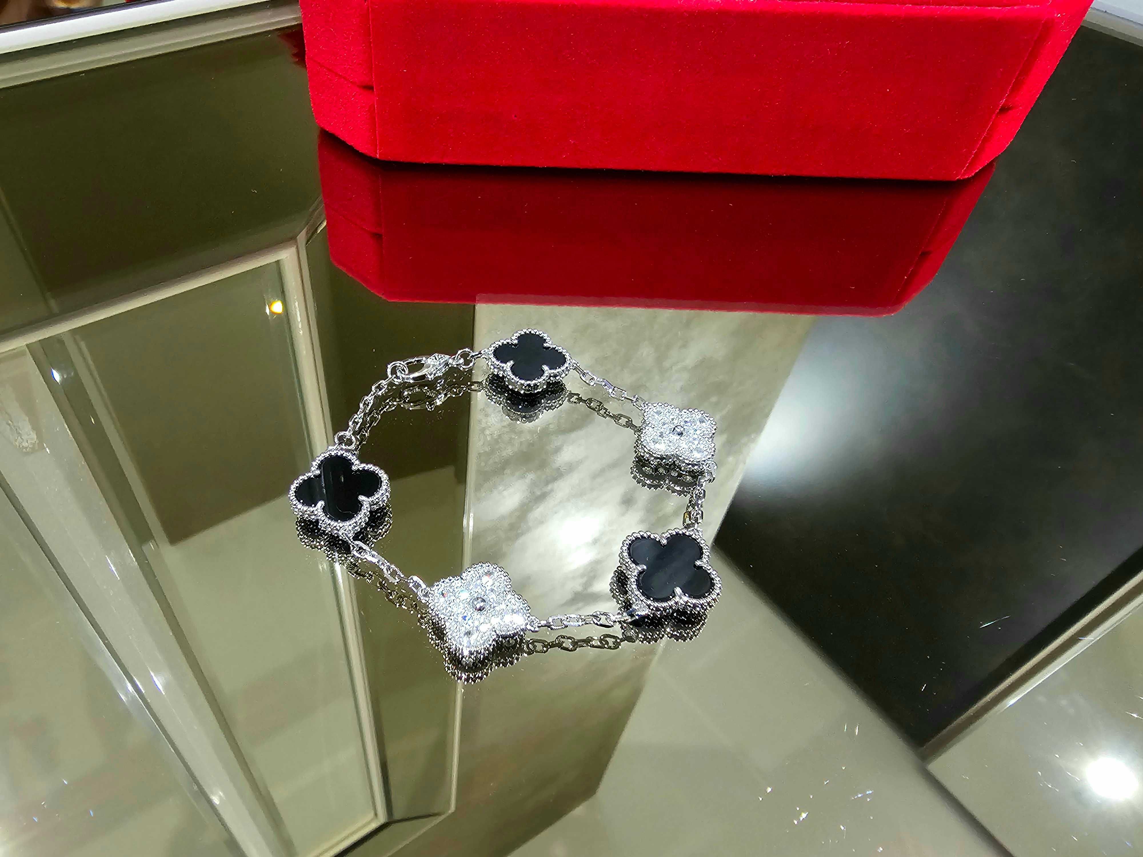 Van Cleef & Arpels VCA Silver Diamond Onyx 5 Alhambra Дамска Гривна