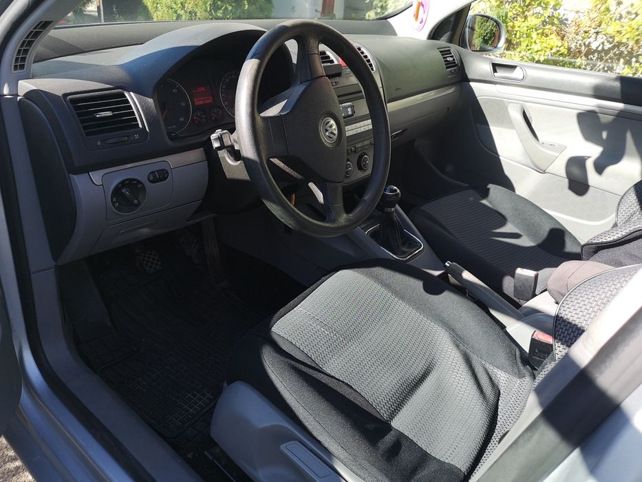 Vând Volkswagen Golf V 2007