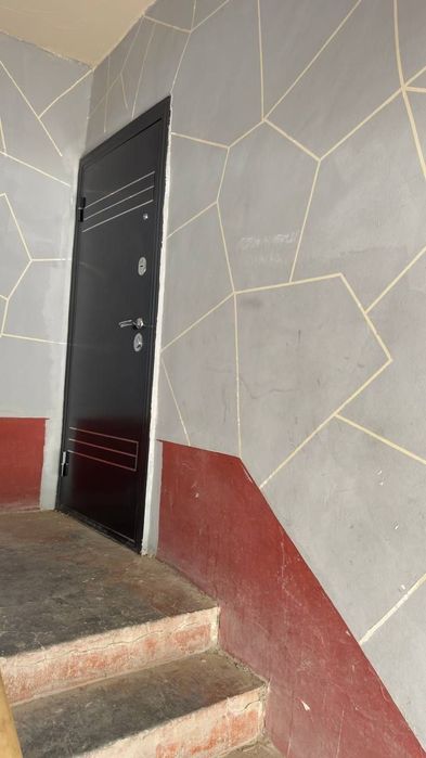 Сотилади-Shashlik SITY оркасида,2-каватли уйни, 1-каватида,2-хона