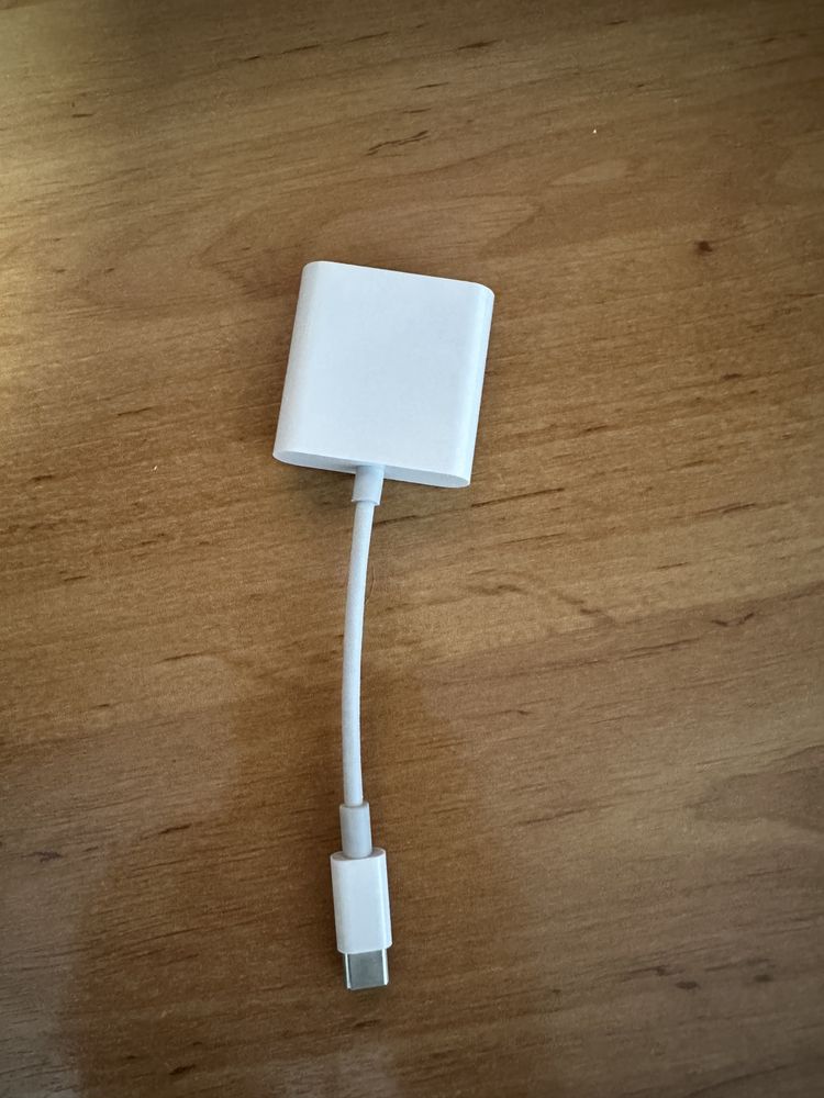 Adaptor USB-C cititor de carduri