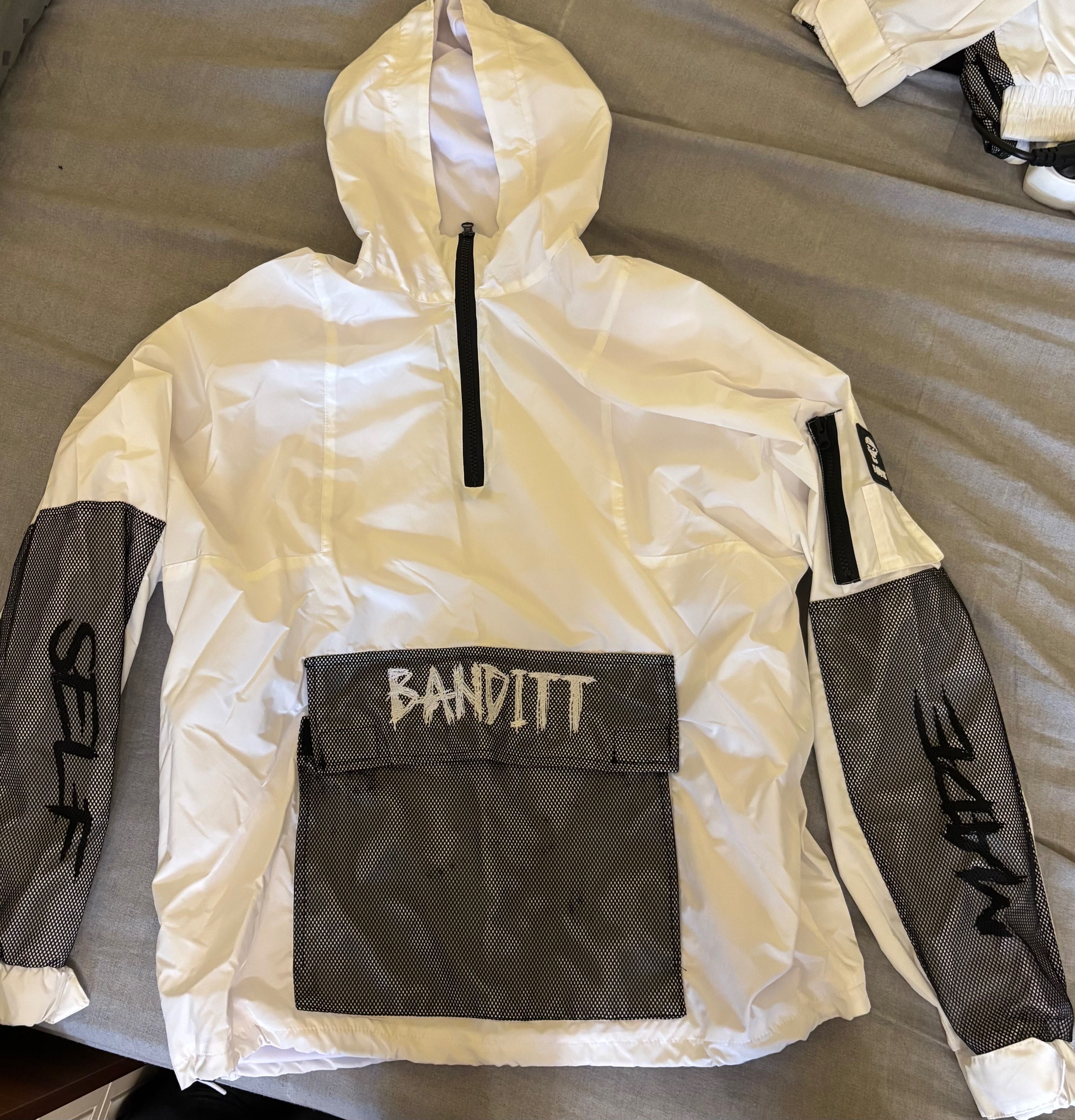 Продавам редки дрехи на Luda Bandit и Peony Style, които вече ги няма!