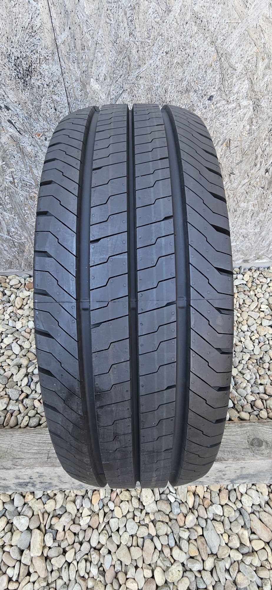 Anvelopa Continental 215/65 R16C 109/107T Michelin 215/65 R16C 106/104