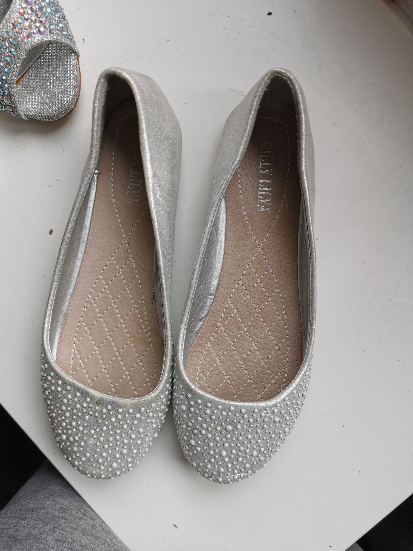 Официални дамски обувки Tendenz 37 номер с подарък пантофки