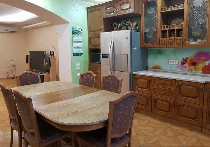 Дава се под наем Тристаен апартамент в Пловдив, Старият град - 86 кв.м за 382.5 € - Снимка #3