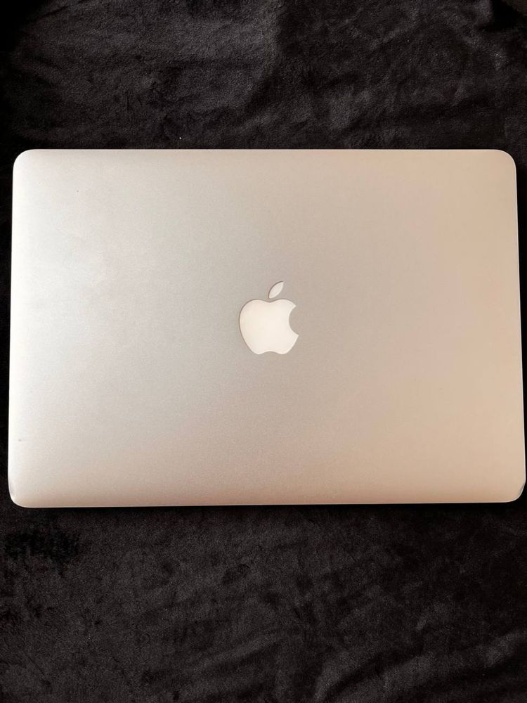 MacBook Air noutbook