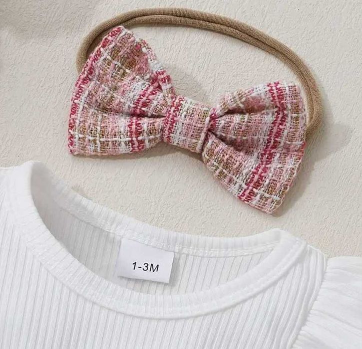 Детска рокля с панделка и чорапки