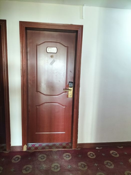 Продам двери б/у.